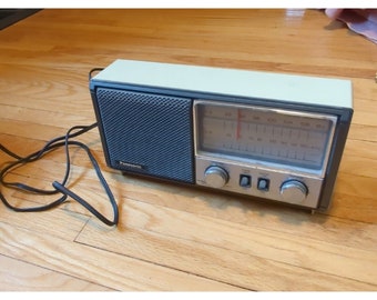 Vintage Panasonic RE-6277 AM/FM Radio Tested and Working
