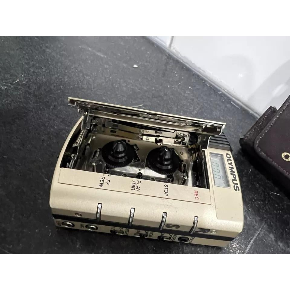 OLYMPUS Pearlcorder L400 Ultra-compact Microcassette Recorder