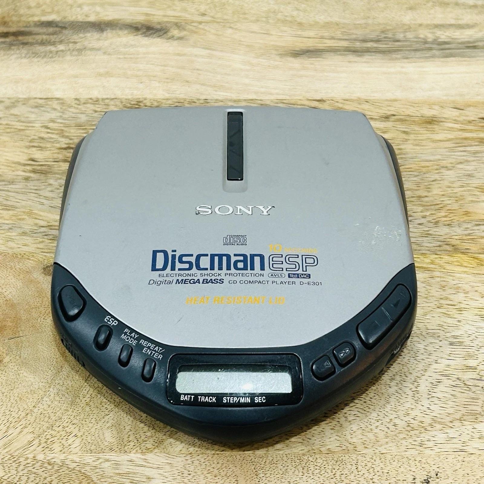 Vintage Sony D-E301 Discman Walkman ESP AVLS Mega Bass Portable CD
