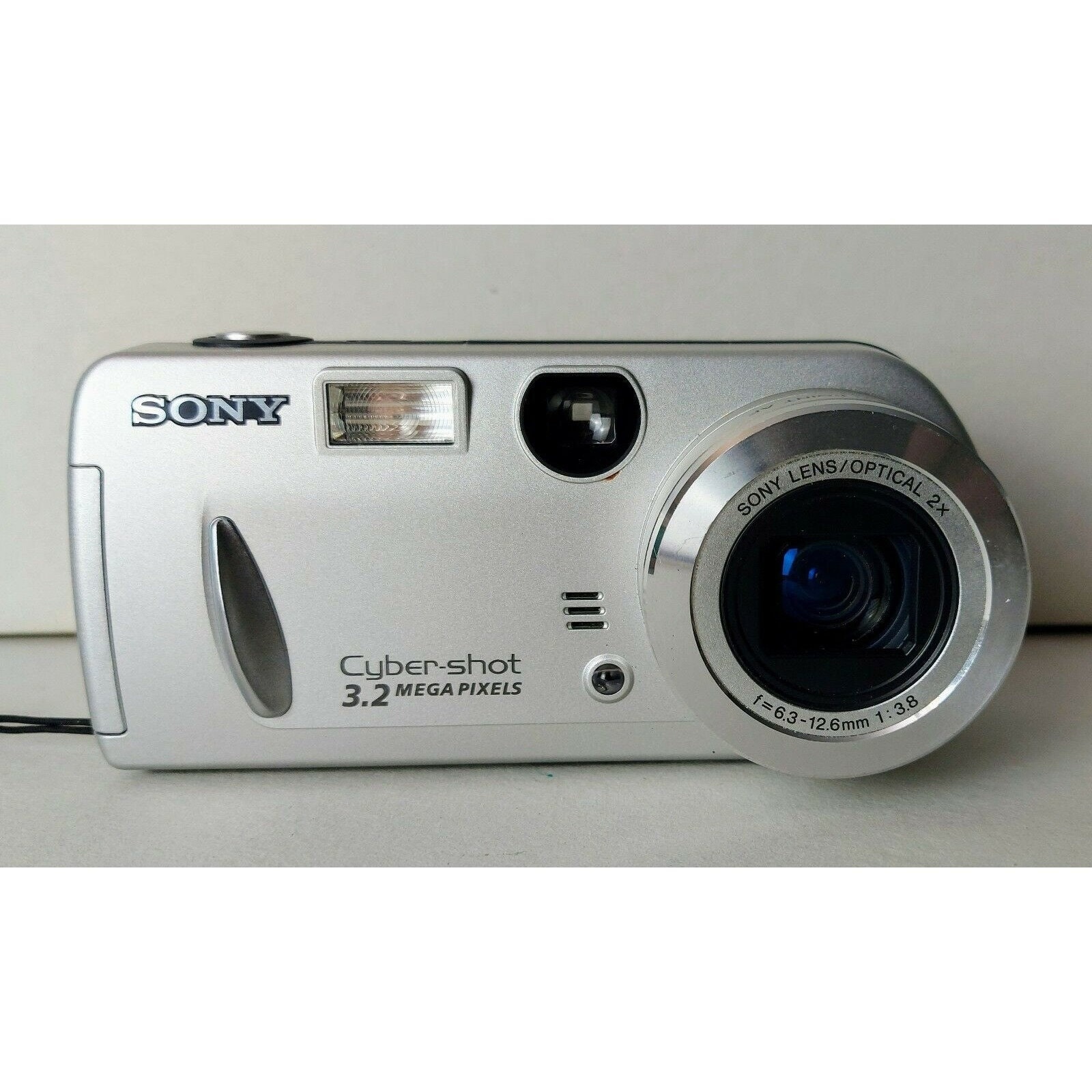 Sony Cyber-shot DSC-P52 3.2MP Digital Camera Silver 