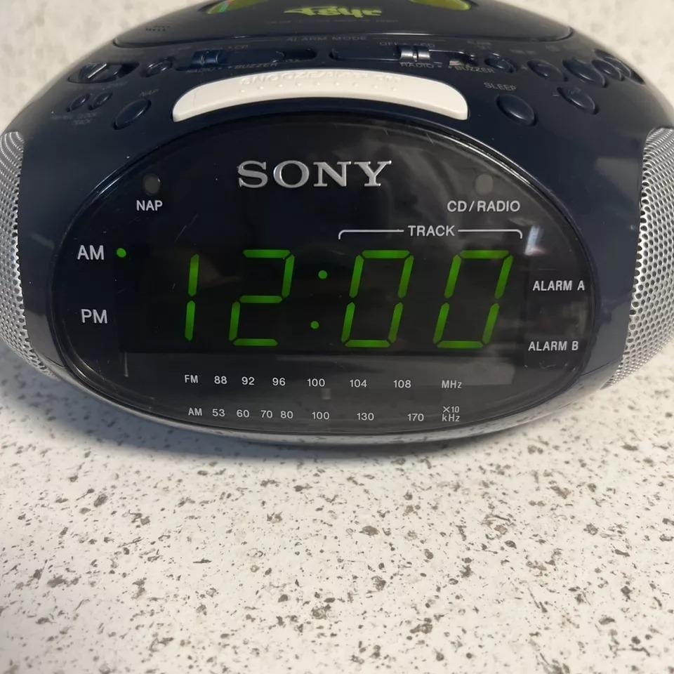 Sony ICF-CD831 Dream Machine Psys CD Player Am/fm Radio Dual Alarm