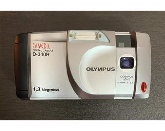 ビンテージ カメラ オリンパス スーパーズーム 115。フィルム カメラ