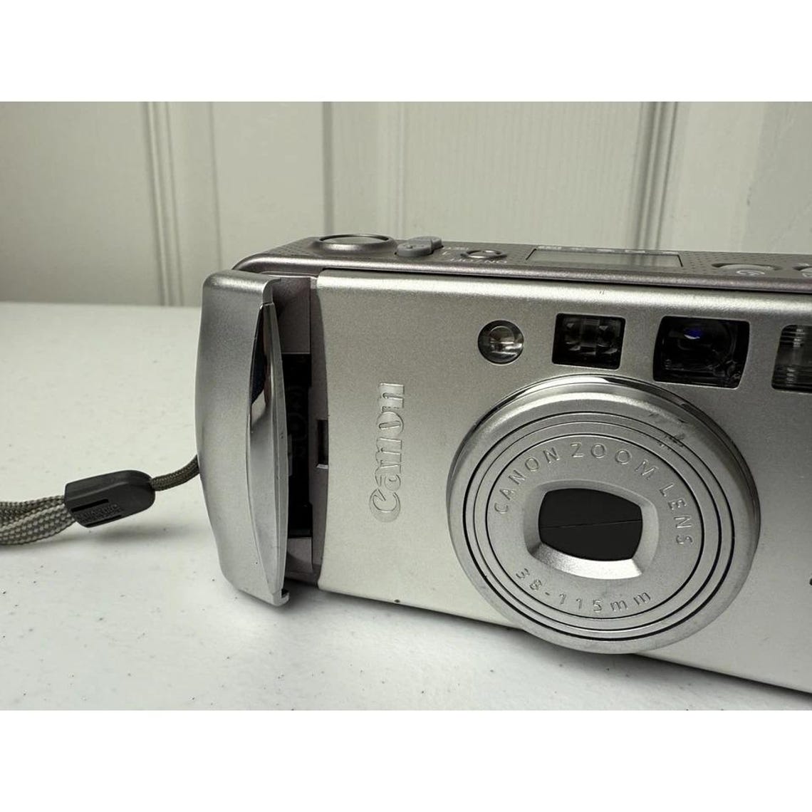 Canon Sure Shot 115u Date 35mm Point and Shoot Film Camera Tested & Working, foto 1 de 4