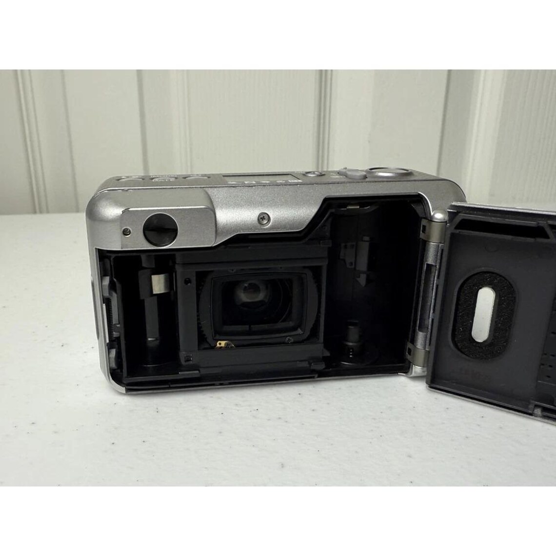 Canon Sure Shot 115u Date 35mm Point and Shoot Film Camera Tested & Working, foto 4 de 4