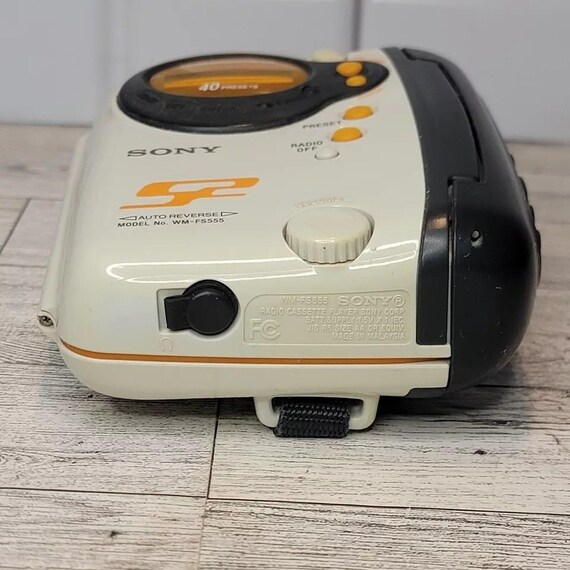 Sony WM-FS555 Walkman S2 Sports Cassette Player Tv/weather/fm/am