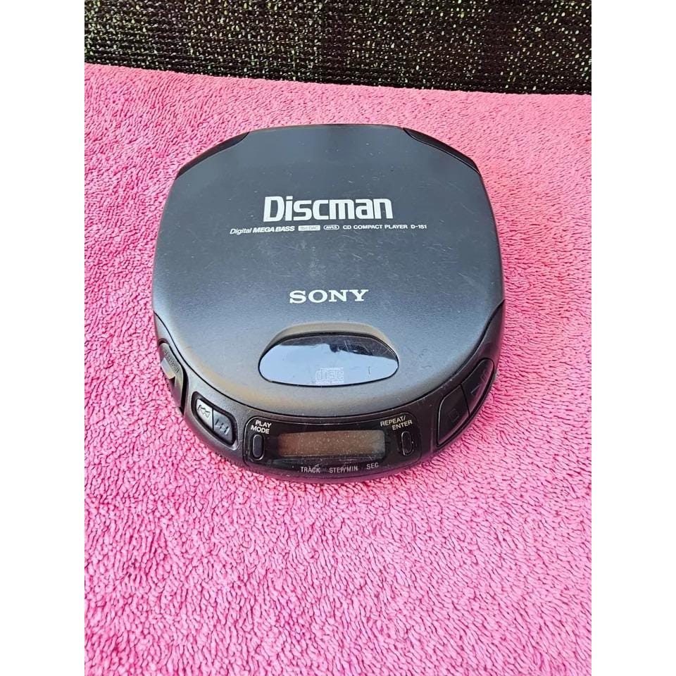 Sony - Discman D-151 - Digital Mega Bass Portable CD Player