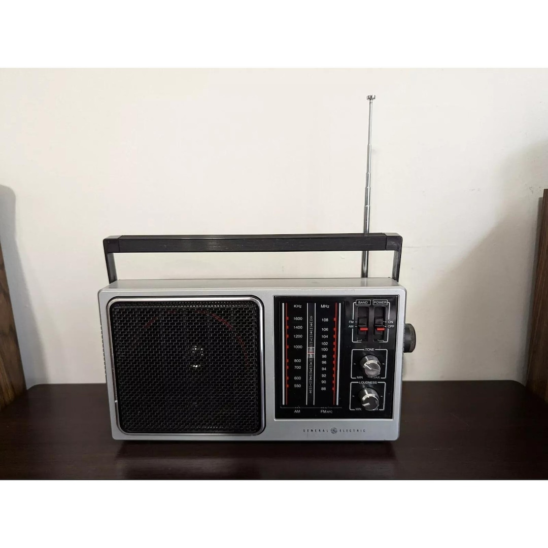 Vintage General Electric AM/FM Table Radio Model 7-2857A Tested Working ...