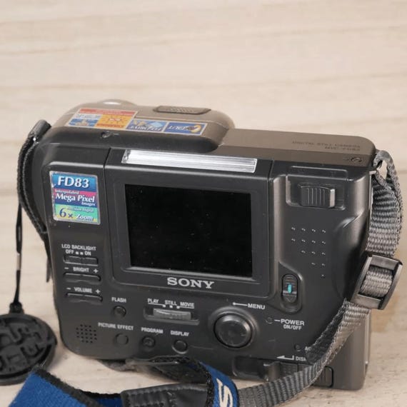 Sony MVC-FD83 Mavica 0.8MP Digital Camera With 3x Optical Zoom