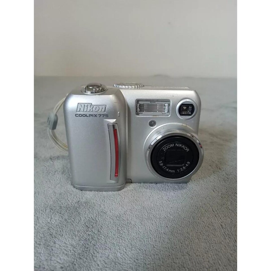 Nikon COOLPIX775 Nikon COOLPIX 775 デジタルカメラ シルバー