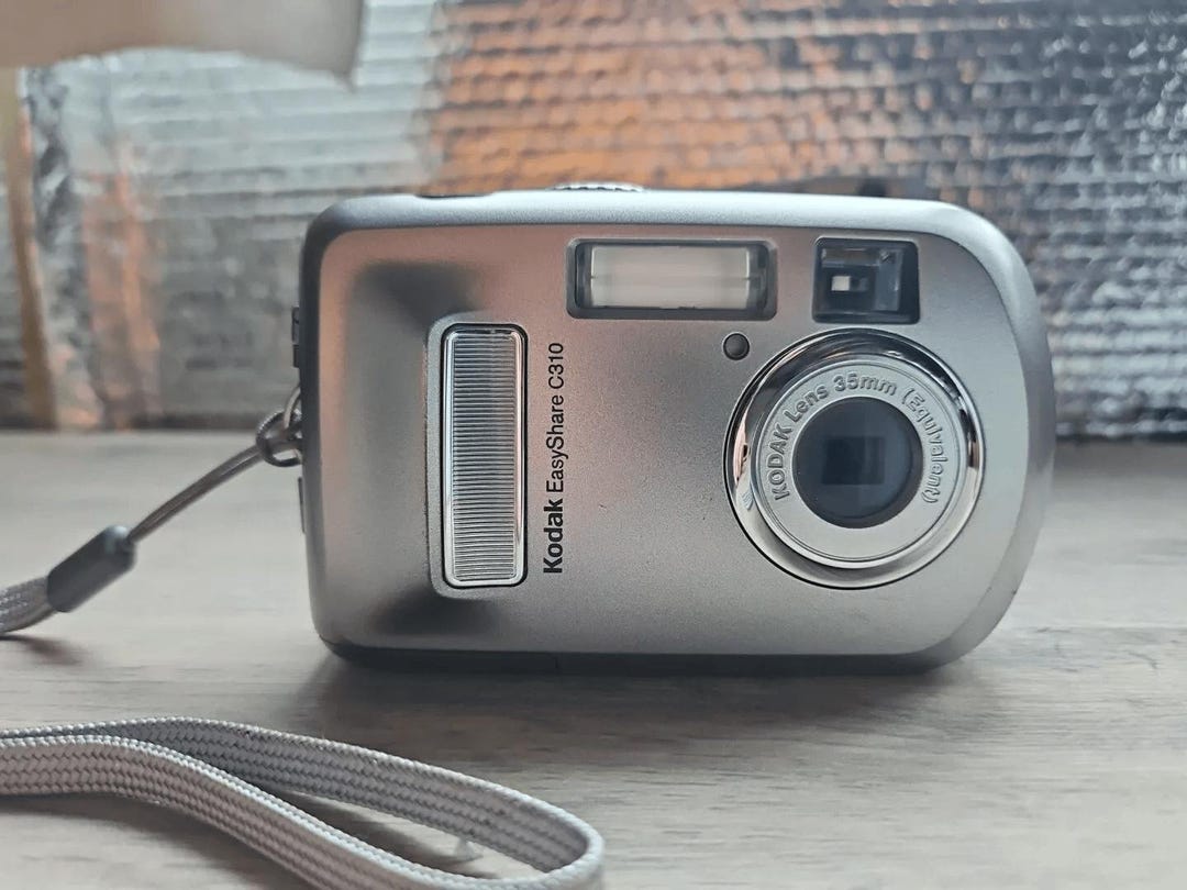 Kodak EasyShare C300 デジカメ フルセット a4823 Kodak EasyShare C300 デジカメ フルセット a4823
