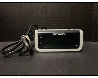 Emerson CKS1702 Clock Radio Alarm Smart Set AM FM Electric Time Date WORKS