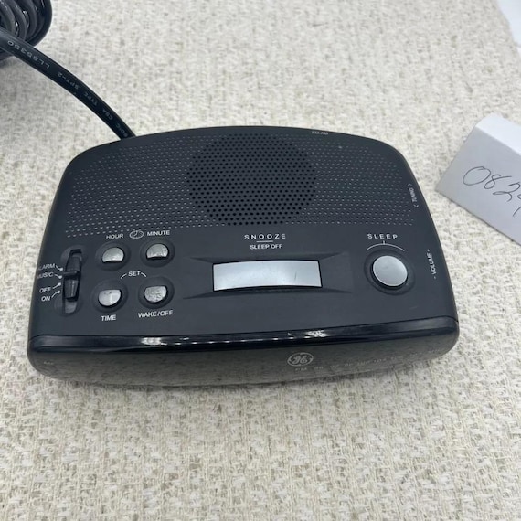 Radio reloj digital con alarma AM/FM GE General Electric 7-4836B