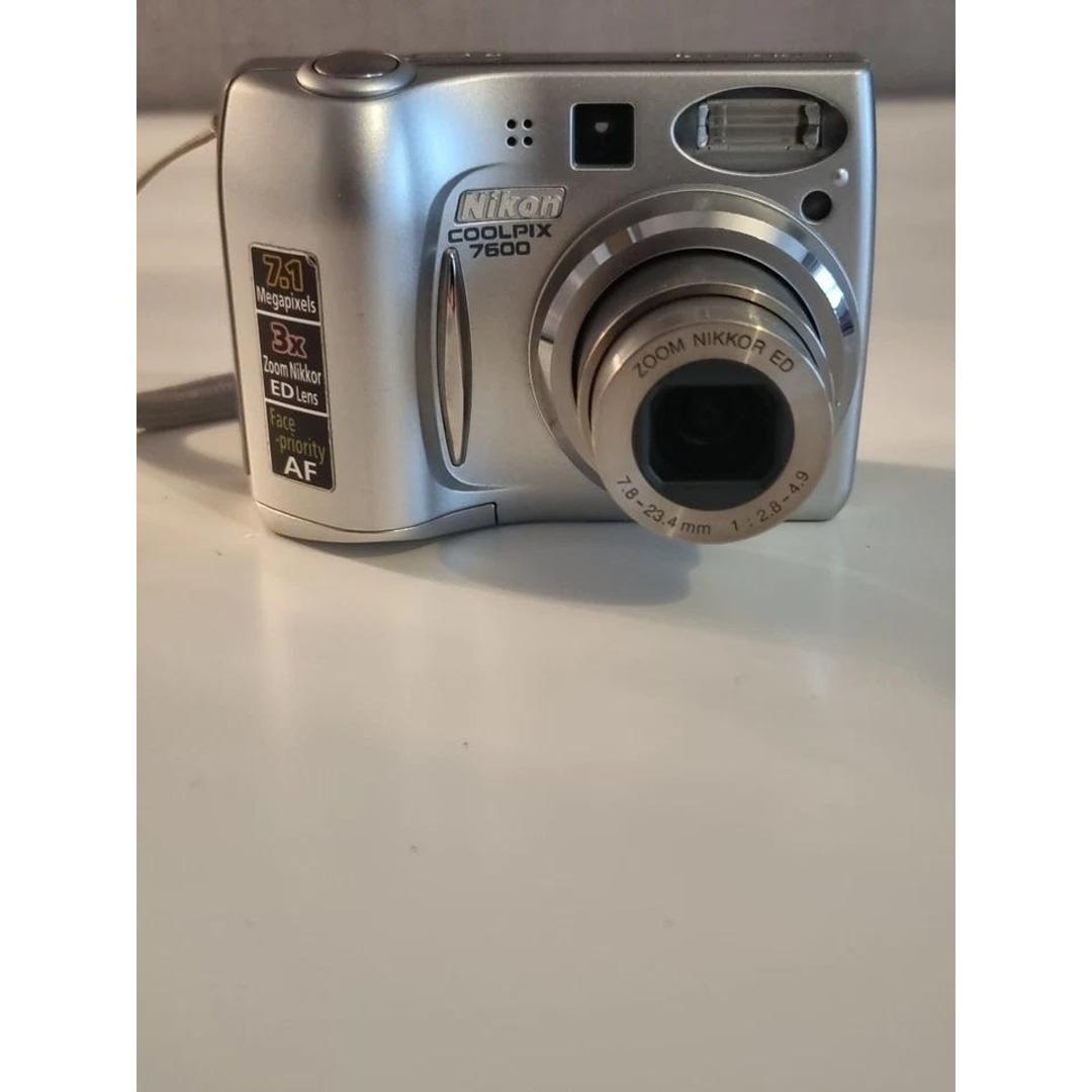 Nikon COOLPIX 7600 7.1MP Digital Camera - Silver - Etsy