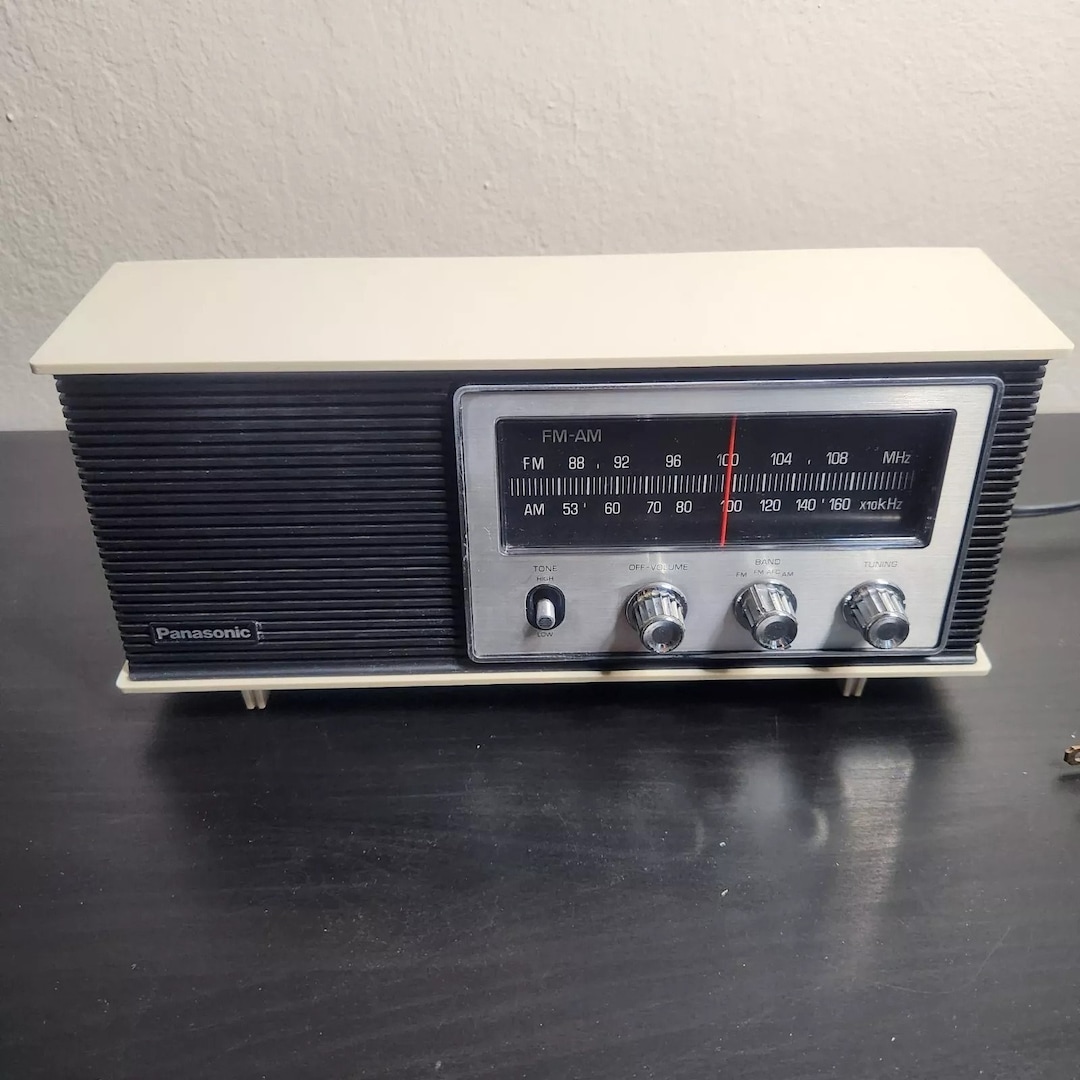 Vintage Retro Panasonic Desk Radio Am Fm Model RE-6283 AC 120V