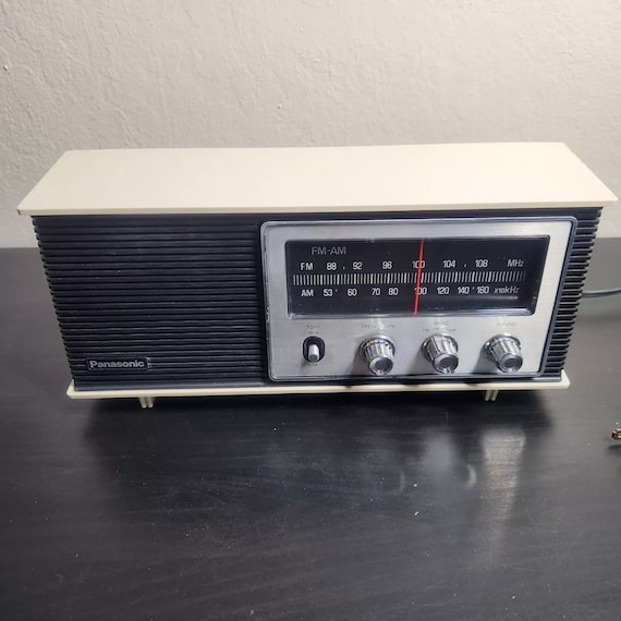 Vintage Retro Panasonic Desk Radio Am Fm Model RE-6283 AC 120V