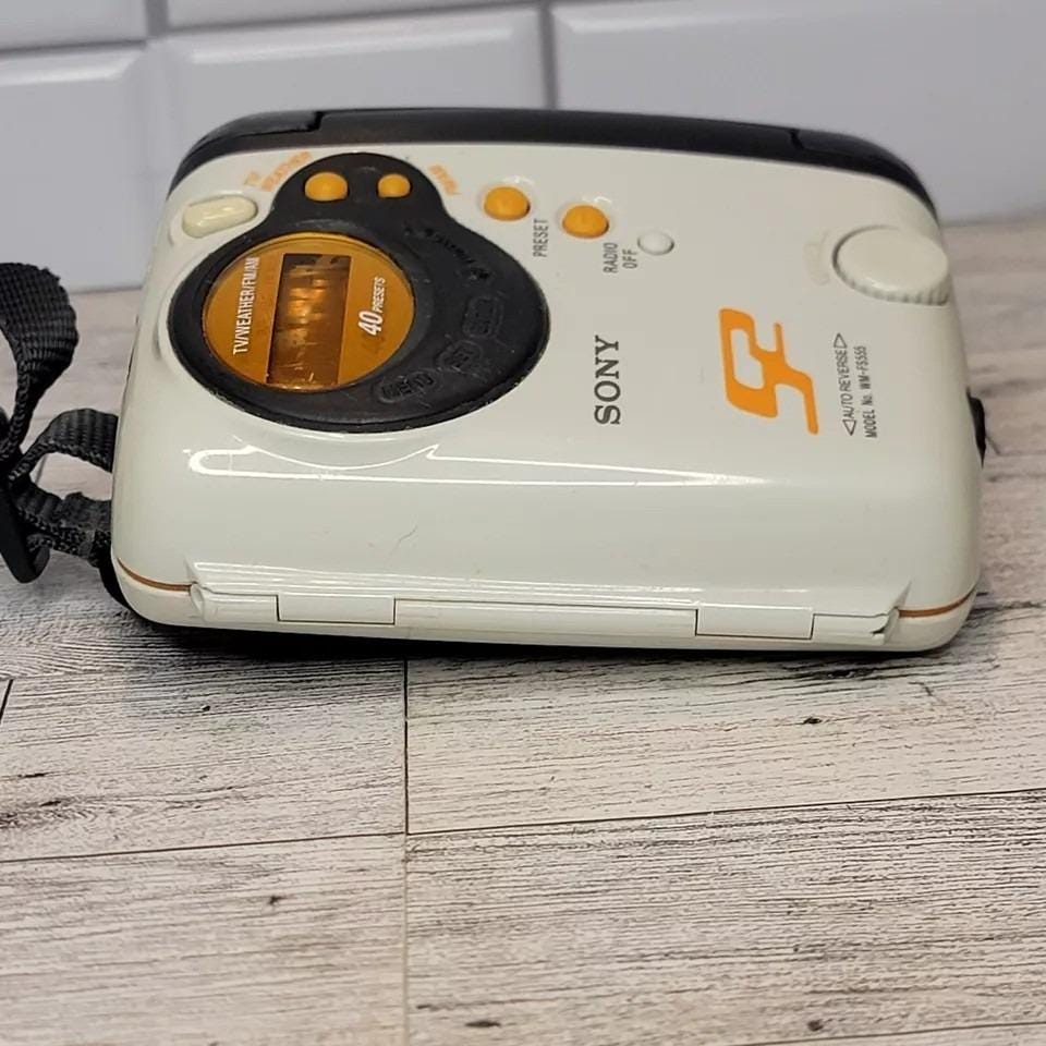 sony sports cassette walkman セット Amazon.com: Sony WM-FS555J S2 Sports Cassette Walkman with