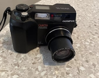 Olympus Camedia C-3000 Zoom 3.3MP Digital Camera With Memory Card