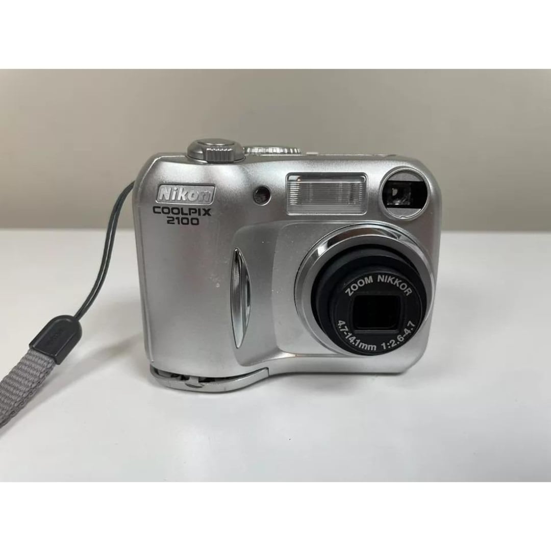 Nikon ニコンCOOLPIX 2100 コンパクトデジタルカメラ 動作品 中古】Nikon ニコン COOLPIX 2100 ピンク コンパクトデジタル