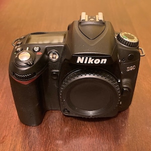 Nikon D90 12.3MP Digital SLR Camera Black image 1
