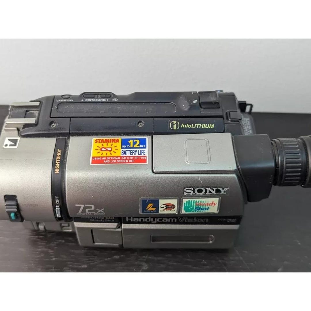 Sony CCD-TRV65 Handycam Camcorder Hi8 XR Home Video Camera Sony CCD-TRV65 Handycam Camcorder Hi8 XR Home Video Camera