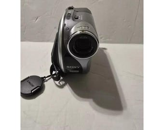 Sony DCR-DVD205 Handycam Camcorder
