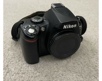 Nikon D40 6.1MP Digital SLR Camera - Black