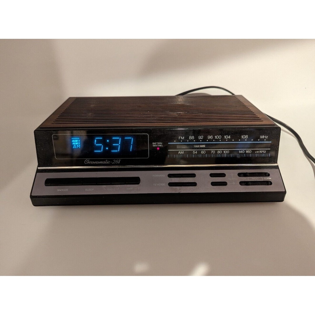 Vintage Realistic Chronomatic 268 Alarm Clock Radio 12-1578 TESTED