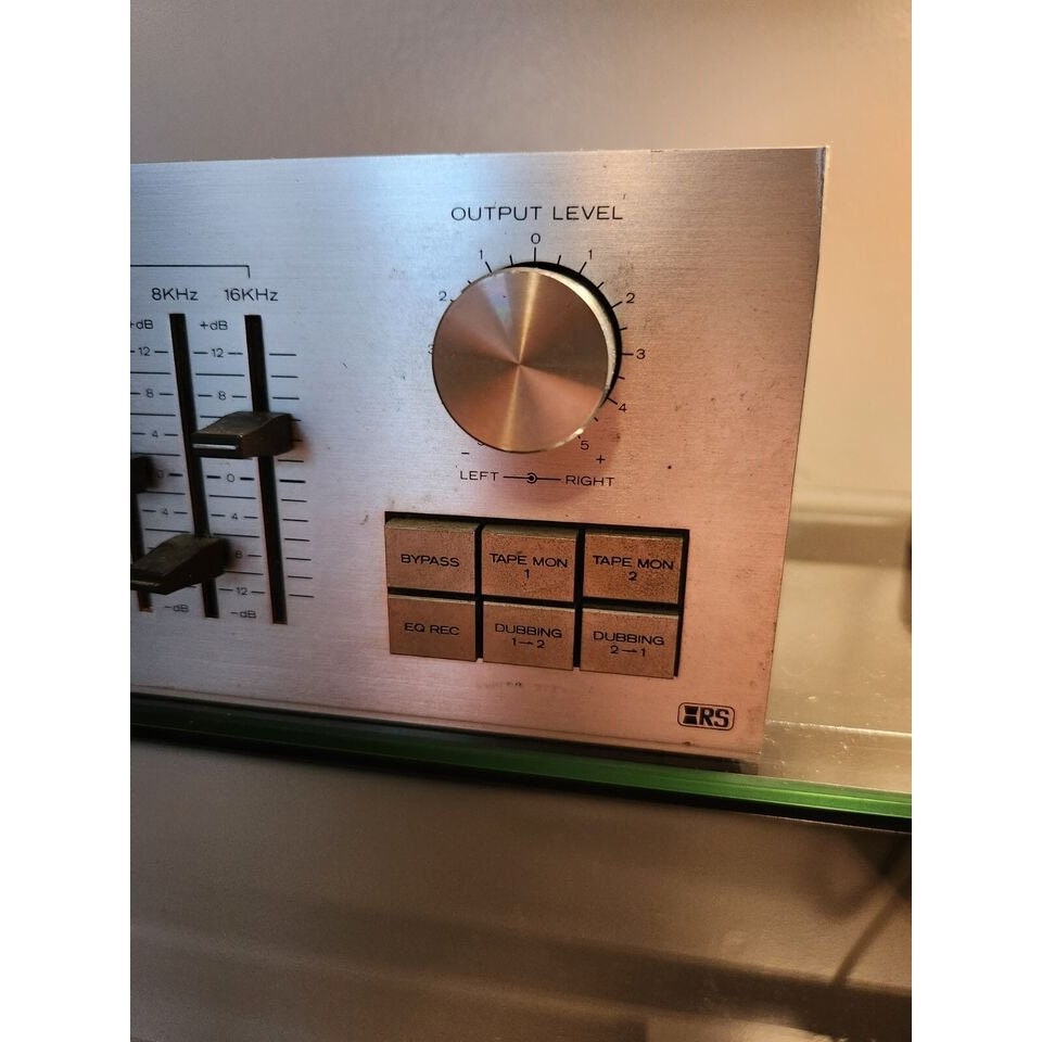 Restoring a Vintage Realistic Seven-Band Equalizer