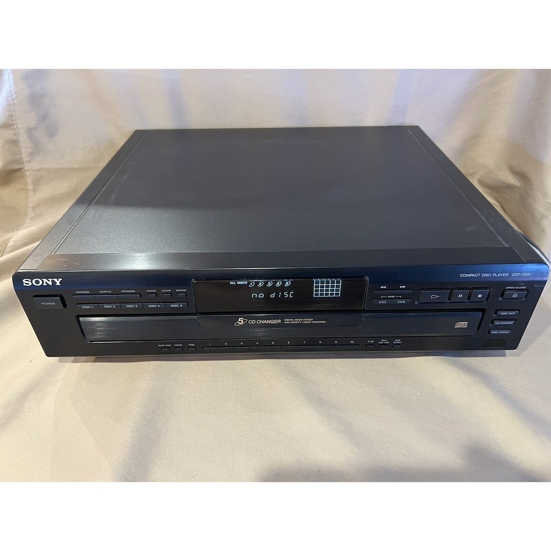 f065 SONY ソニー COMPACT DISC PLAYER CDデッキ CDP-333ESD 通電 ジャンク Discman D-50 (Sony) 1984年 | 古いハードに囲まれて since2011