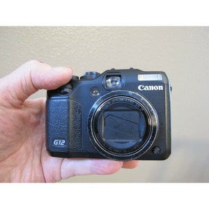 Canon PowerShot G12 10MP digital camera image 1