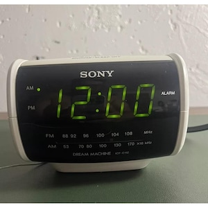 Sony Dream Machine ICF-C112 Digital AM/FM Radio Alarm Clock