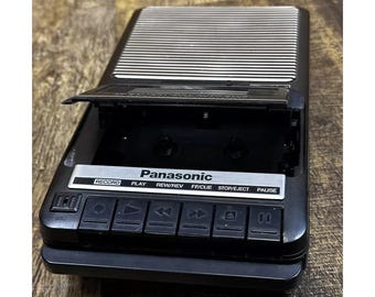 Panasonic RQ-2102 Slim Line Portable Cassette Tape Player
