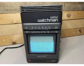 Sony Mega Watchman FD-500 Black & White Portable TV Fm Am Radio 1989 Vintage