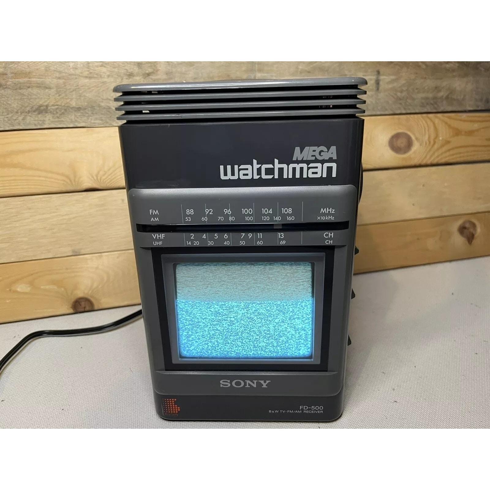 Sony Mega Watchman FD-500 Black & White Portable TV Fm Am Radio