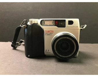 Olympus Camedia C-3000 Zoom 3.3MP Digital Camera With Memory Card