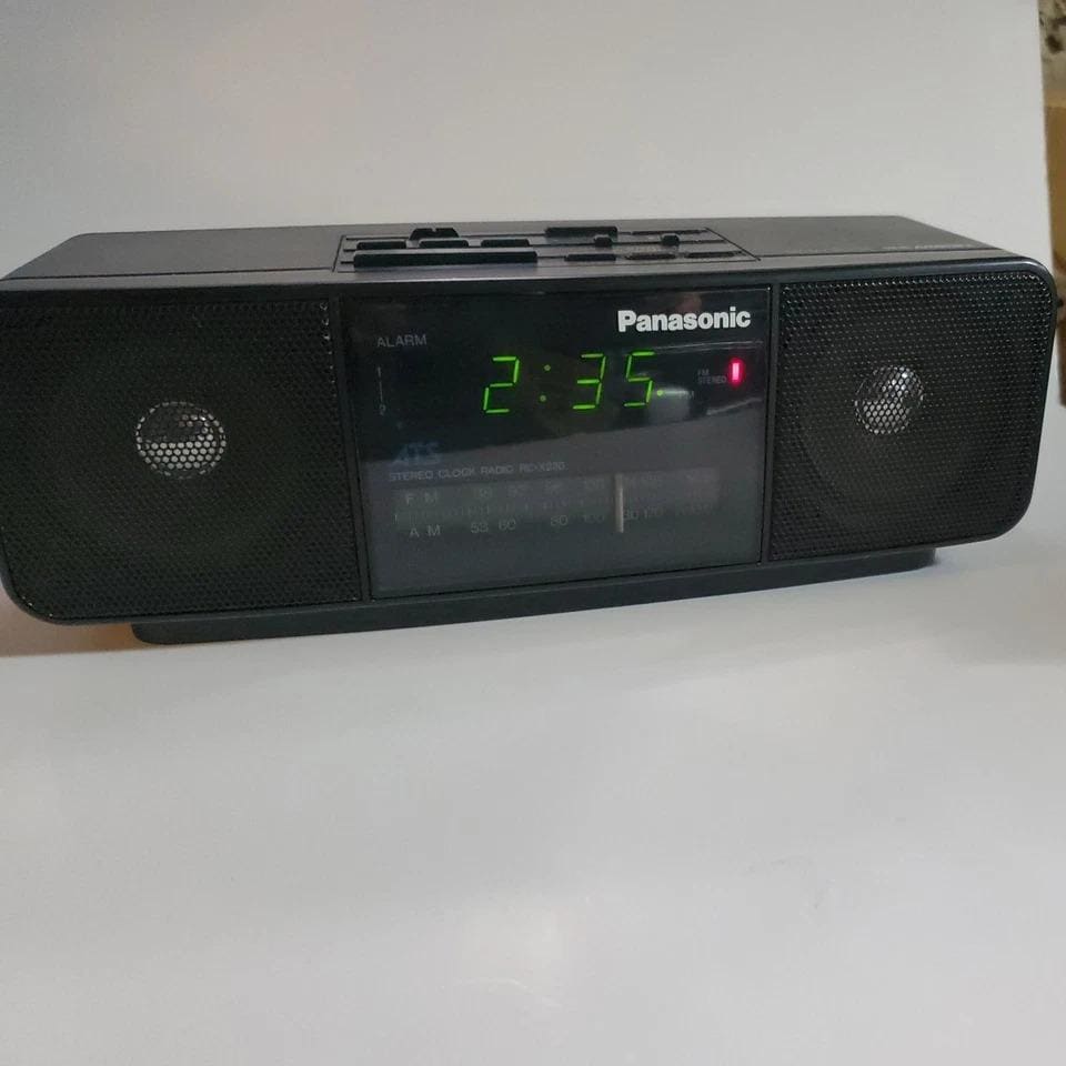 Vintage Panasonic RC-X220 Alarm Clock Radio AM/FM Ambience 2