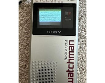 Sony Watchman FD-30A ポータブル AM/FM ラジオ/TV UHF VHF 電源オン