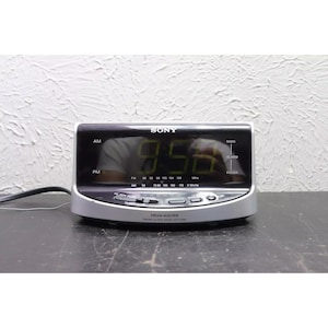 Sony ICF-C492 Dream Machine Large Display Clock AM/FM Radio Dual Alarm