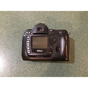 Nikon D70s 6.1 MP Camera image 2
