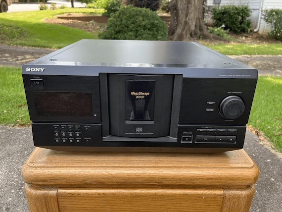 Sony CDP-CX235 Megastorage Compact Disc Player CD 200 Disc