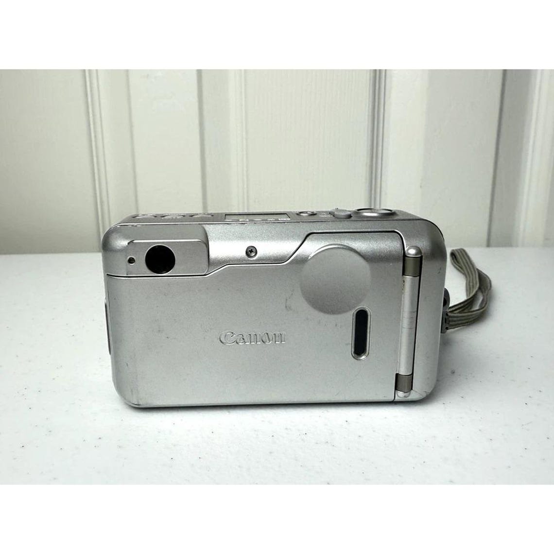 Canon Sure Shot 115u Date 35mm Point and Shoot Film Camera Tested & Working, foto 2 de 4