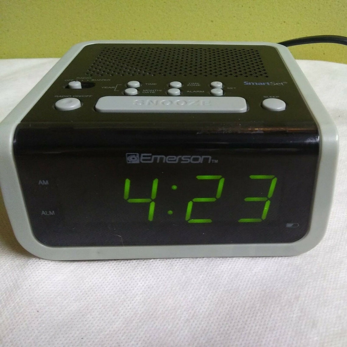Emerson Clock Radio Alarm Smart Set AM FM Electric Time Date Etsy