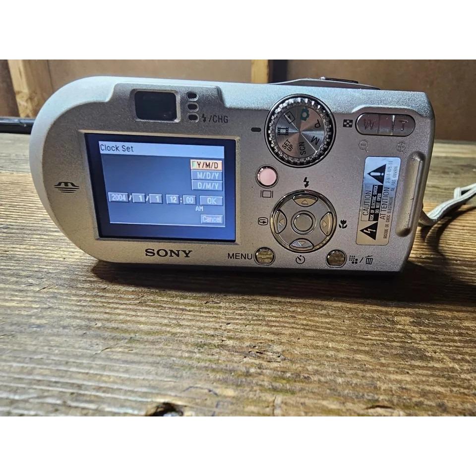 Sony Cybershot Digital Camera! If you're looking for a vintage