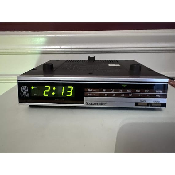Vintage GE 7-4221A Spacemaker Clock Radio Undermount Works - Etsy Vintage GE 7-4221A Spacemaker Clock Radio Undermount Works - Etsy