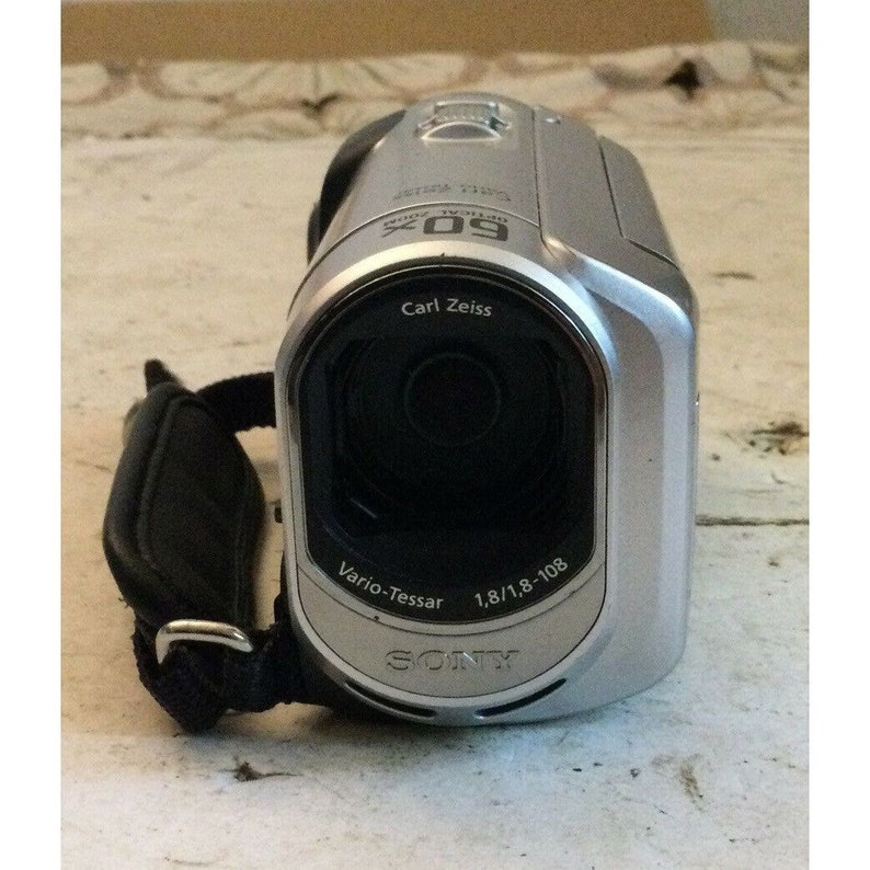 Sony DCR-SX40 4GB Handycam Camcorder image 2