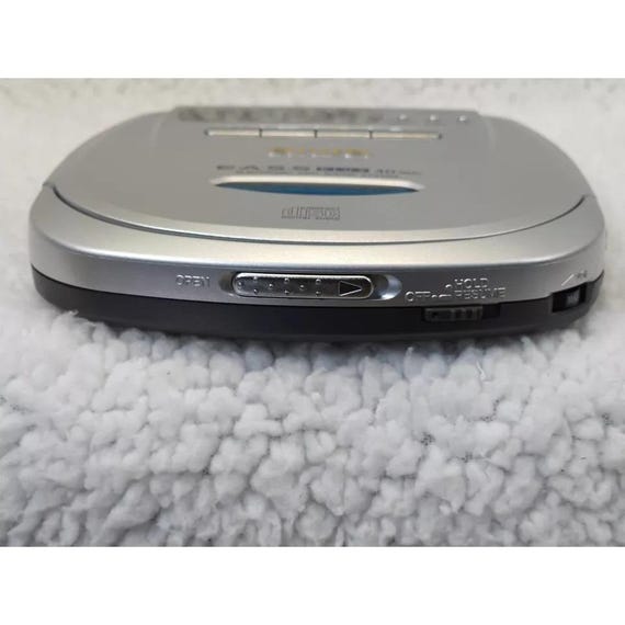 AIWA XP-V70 Eass Plus Personal Compact Portable CD Player Anti
