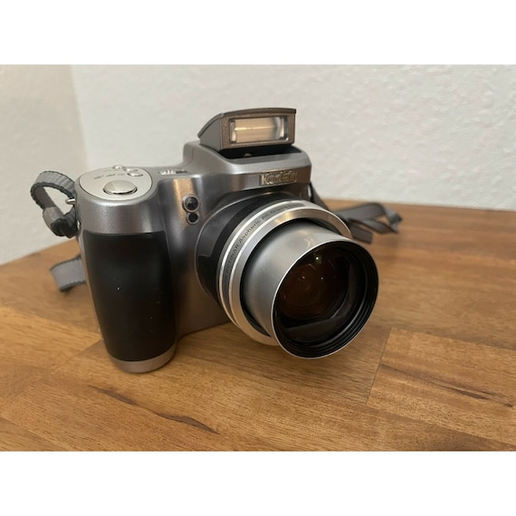 Kodak Easyshare Z740 5MP Digital Camera With 10x Optical