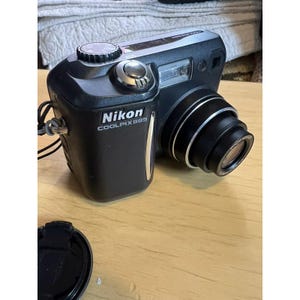 Nikon Coolpix 885 - noir