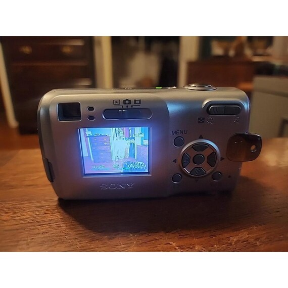 中古 SONY Cyber-shot DSC-S40 Sony Cyber-shot DSC-S40 4.1MP Digital Camera - Silver | eBay