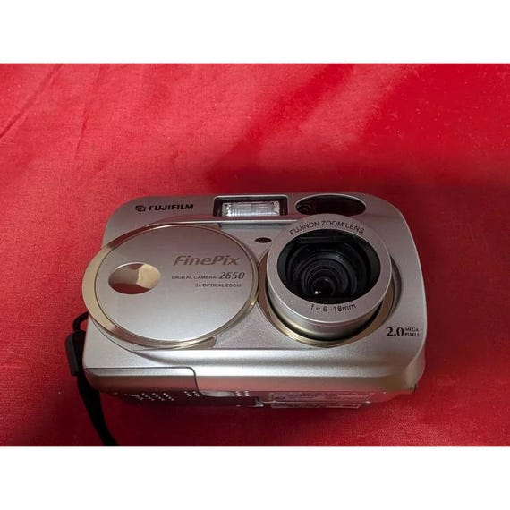 Fujifilm Finepix 2650 2.0MP 3X Optical Zoom Digital Camera